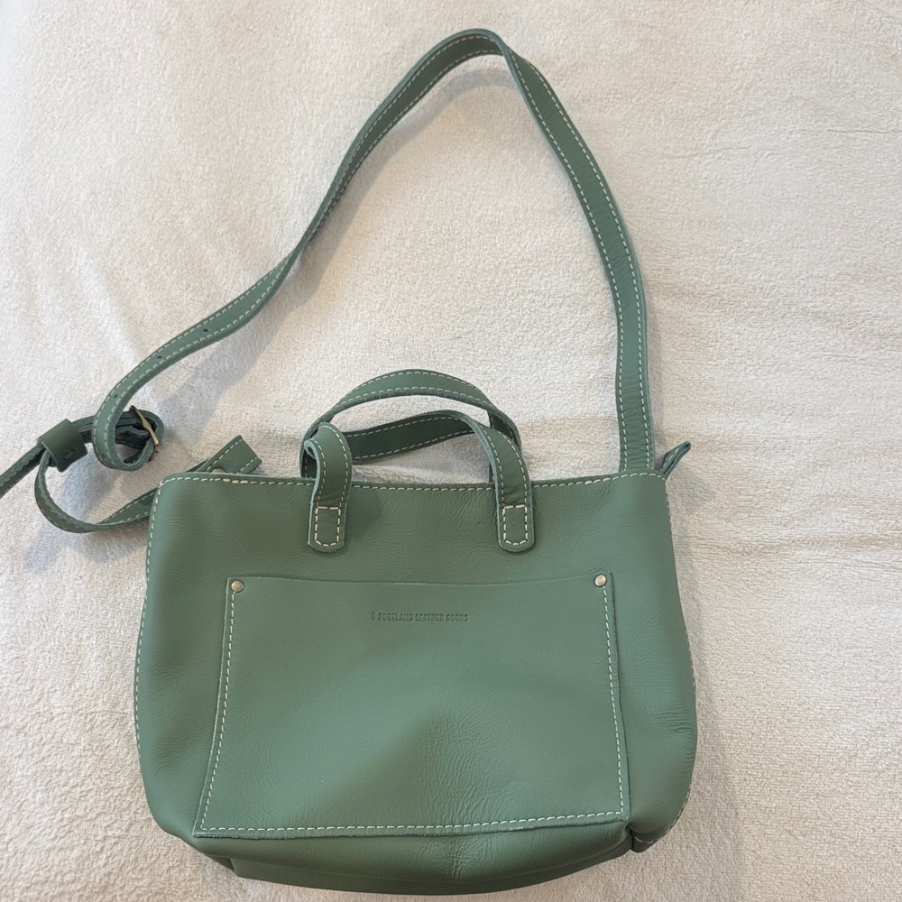 Safe Green Leather Shoulder Bag/Mini Tote
